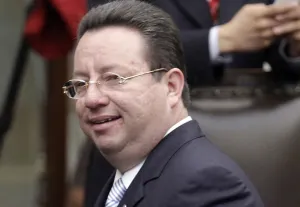 Eukid Castañón se coloca en comisiones claves del Congreso