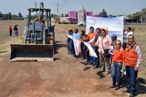 Inicia José Juan Espinosa pavimentación en junta auxiliar
