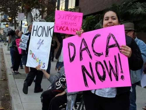 El sistema judicial está quebrado, reclama Trump tras revés sobre DACA