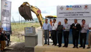 Coloca RMV primera piedra de preparatoria incorporada a la BUAP en Tepeaca