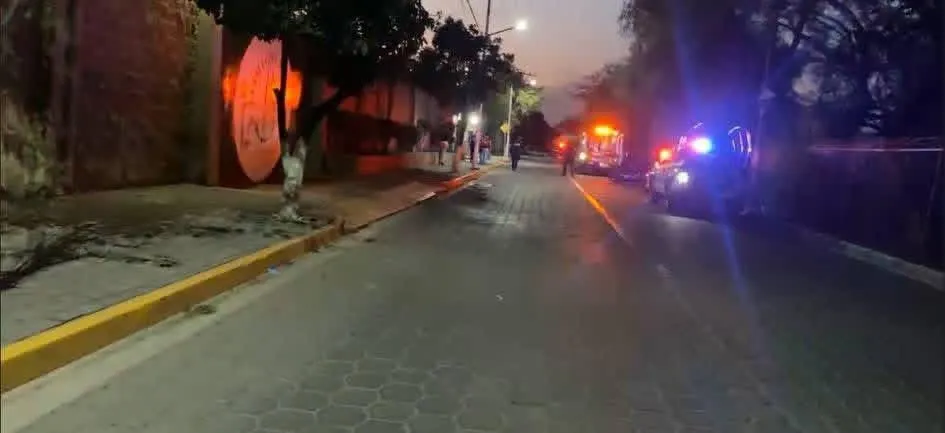 Un hombre murió tras caer de la batea de una camioneta en Tehuacán