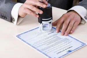 Notarios no están facultados para verificar que documentos sean originales