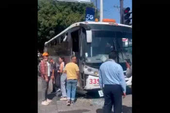 Diez lesionados, dejó choque de una unidad de la RUTA y una ambulancia en 11 Sur y Valsequillo