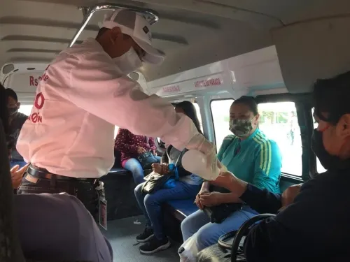 Entrega SMT mil cubrebocas a usuarios del transporte público