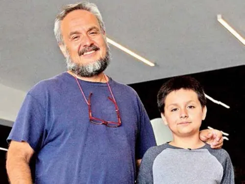 Acosan a niño genio en UNAM; ordenan a la institución reparar el daño
