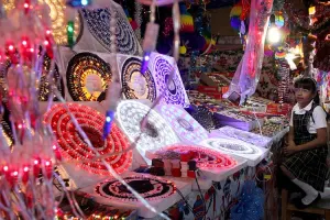 Comienza venta de artículos navideños en La Acocota