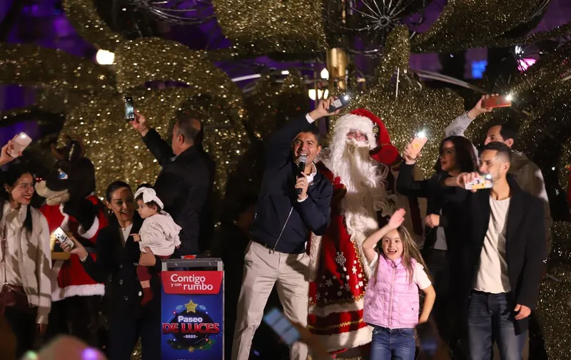 ayuntamiento-puebla-encendido-arbol-navidad