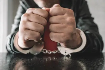 Policía de Ciudad Serdán es detenido por conducir un automóvil con reporte de robo