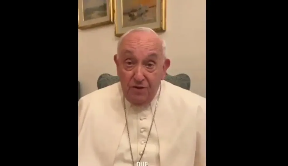 Claudia Sheinbaum proyecta emotivo video del papa Francisco en "La Mañanera"