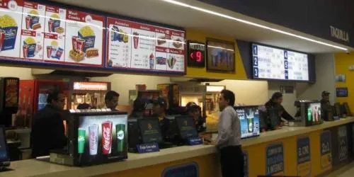 Cadena de cines reunirá fondos de taquilla y dulcería para niños afectados