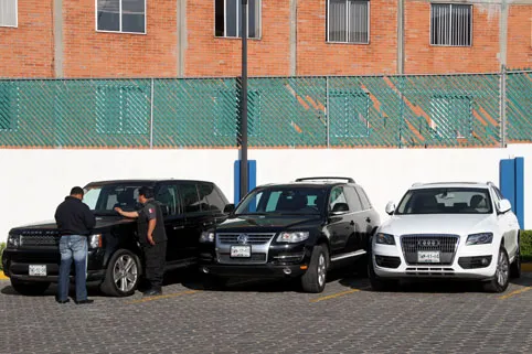 Autos de lujo de García Ramírez, asegurados
