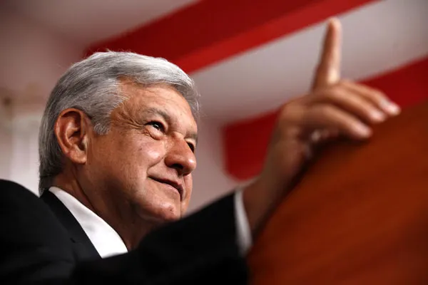 AMLO exige justicia en el fraude de la RUTA 100