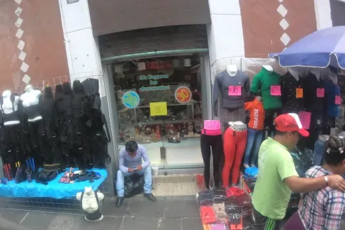 Más de 300 ambulantes tomaron la zona de papelerías