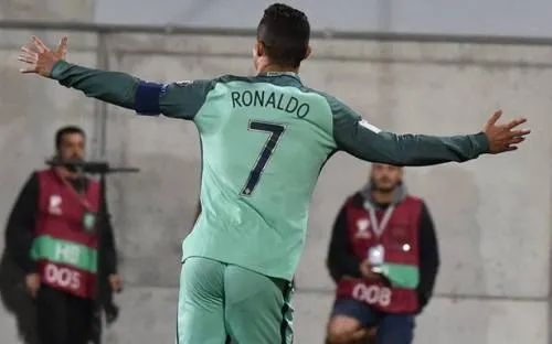 Solidario, Cristiano Ronaldo paga gastos médicos de afectados por incendios en Portugal