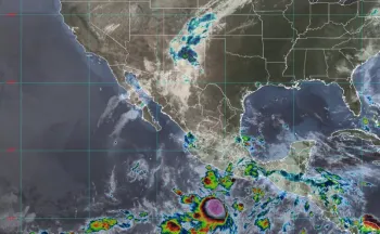 Celia se intensifica a tormenta tropical