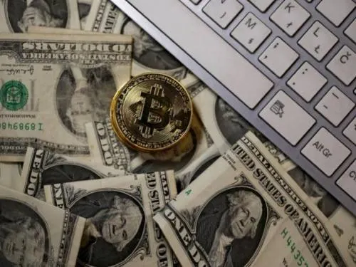 El bitcoin, a la baja tras el hackeo a Ucrania y carteras de Ether