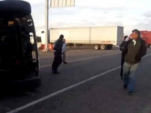 Por fuertes rachas de viento cierran la Autopista Salina Cruz
