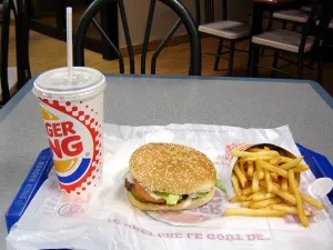 Burger King quitará exceso de grasa de sus papas