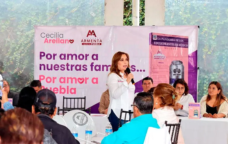 cecilia-arellano-entrega-pases-clinicos