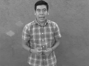 ‘Cuau’ los corre por corruptos y lo acusan de ‘vendido y traidor’