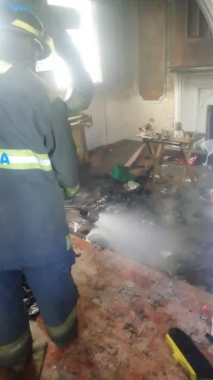 Bomberos sofocaron dos incendios en la capital