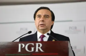 PGR investiga a Tomás Zerón por caso Iguala