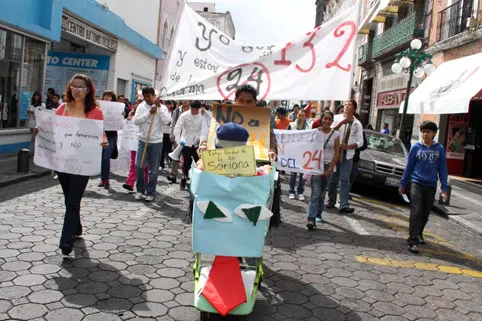 Rechaza YoSoy132BUAP reforma al artículo 24 constitucional