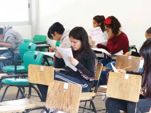 Las universidades públicas mantendrán examen de ingreso