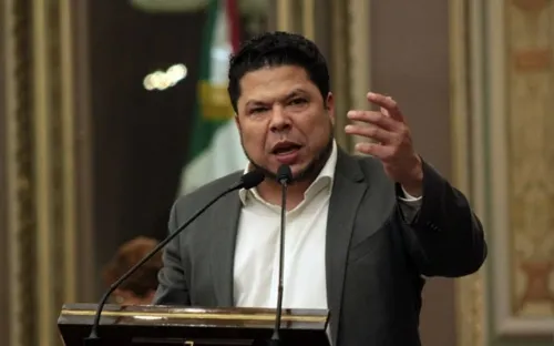 Reforma para sancionar noticias falsas se modificará, pero no bajará