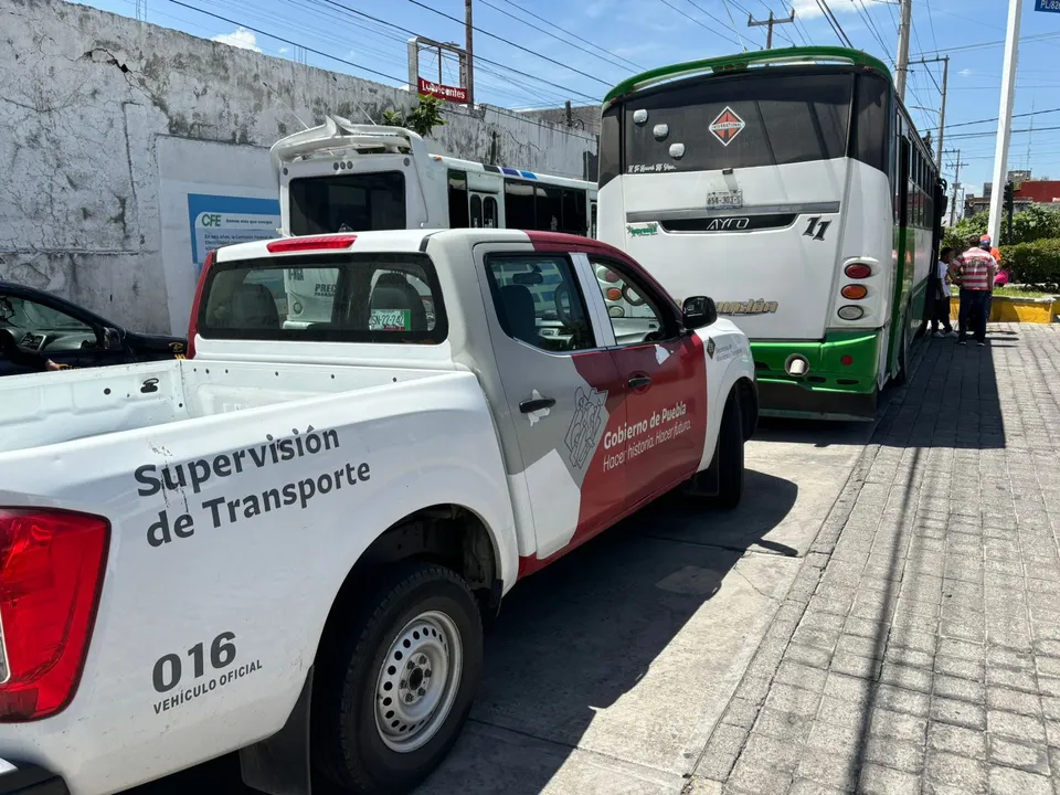 Garantiza gobierno estatal transporte público legal en Puebla.