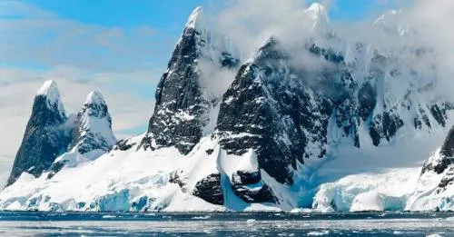 Descubren nueva abertura en glaciar de la Antártida