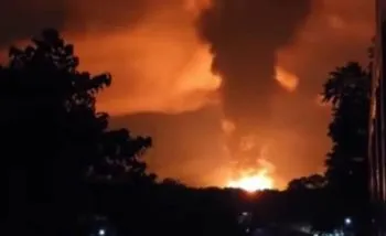 En medio de las intensas lluvias, explotó un ducto de Pemex en Villa Ávila Camacho, La Ceiba