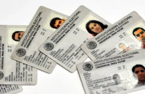 Continúa la renovación de las credenciales que perderán vigencia al fin de año