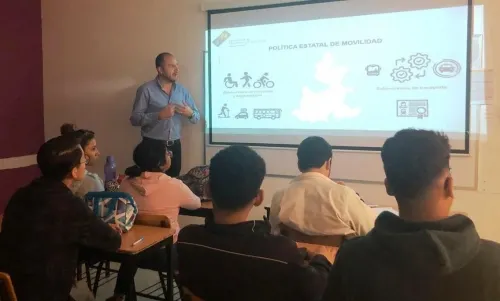 Brinda SMT curso a estudiantes sobre uso racional del automóvil