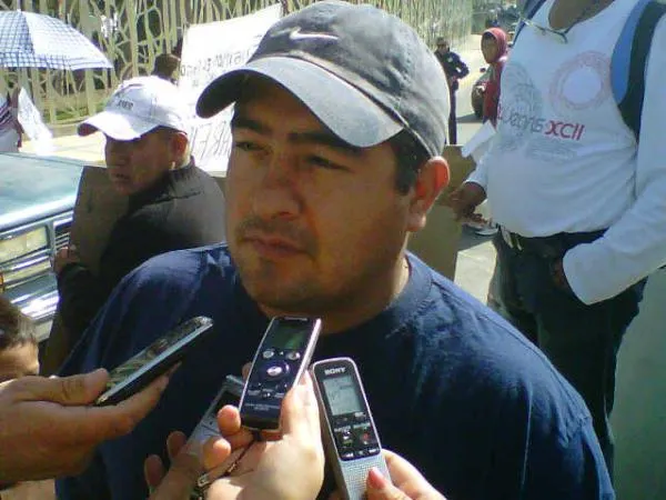 Termina protesta en el Viaducto Zaragoza; pagarán a trabajadores