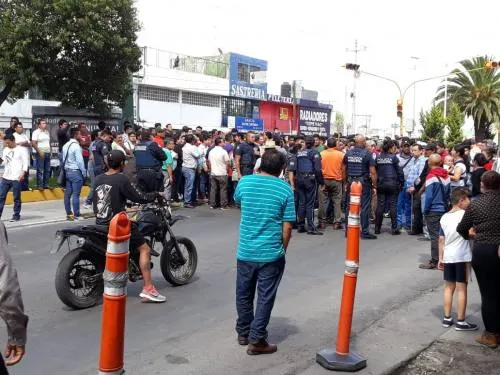 Presunto operativo de decomiso ocasionó enfrentamiento y bloqueo en Los Lavaderos