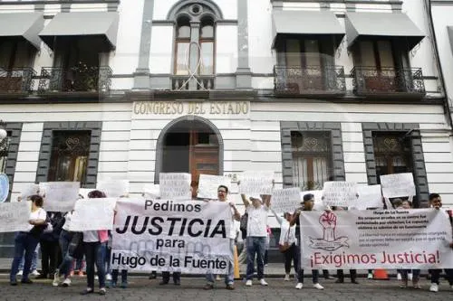 Ciudadanos se manifiestan en Congreso para demandar liberación de joven encarcelado