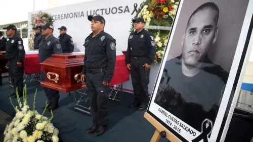 En 28 estados, 381 policías caídos