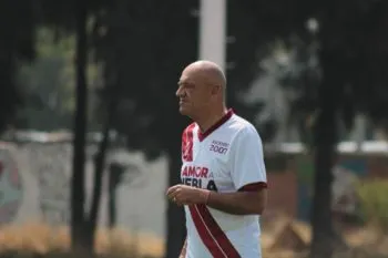 “Chelís” regresa a las canchas para celebrar a la niñez poblana