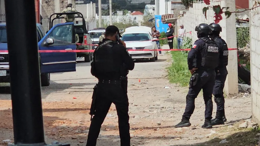 Matan a balazos a un hombre dentro de su camioneta en Amozoc
