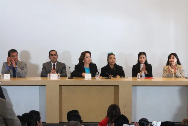 Reconocimientos a deportistas paralímpicos poblanos