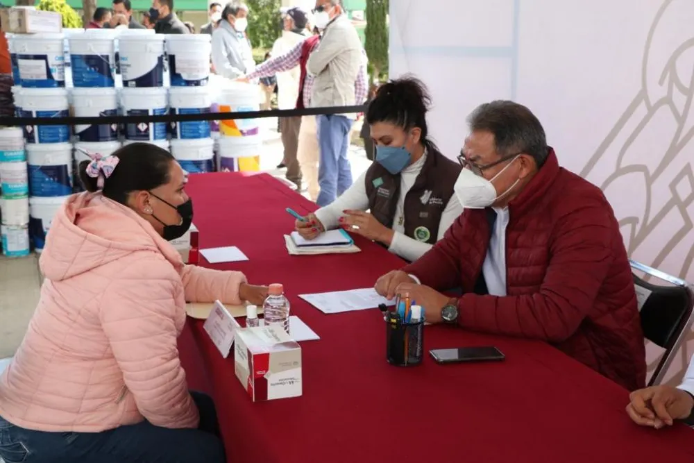 Gestiona SEP apoyo a preescolar que no recibe mobiliario desde hace 35 años