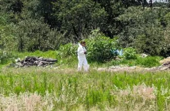 Encuentran extremidades de un cuerpo junto a un mensaje de amenaza, entre San Miguel Espejo y Xonacatepec
