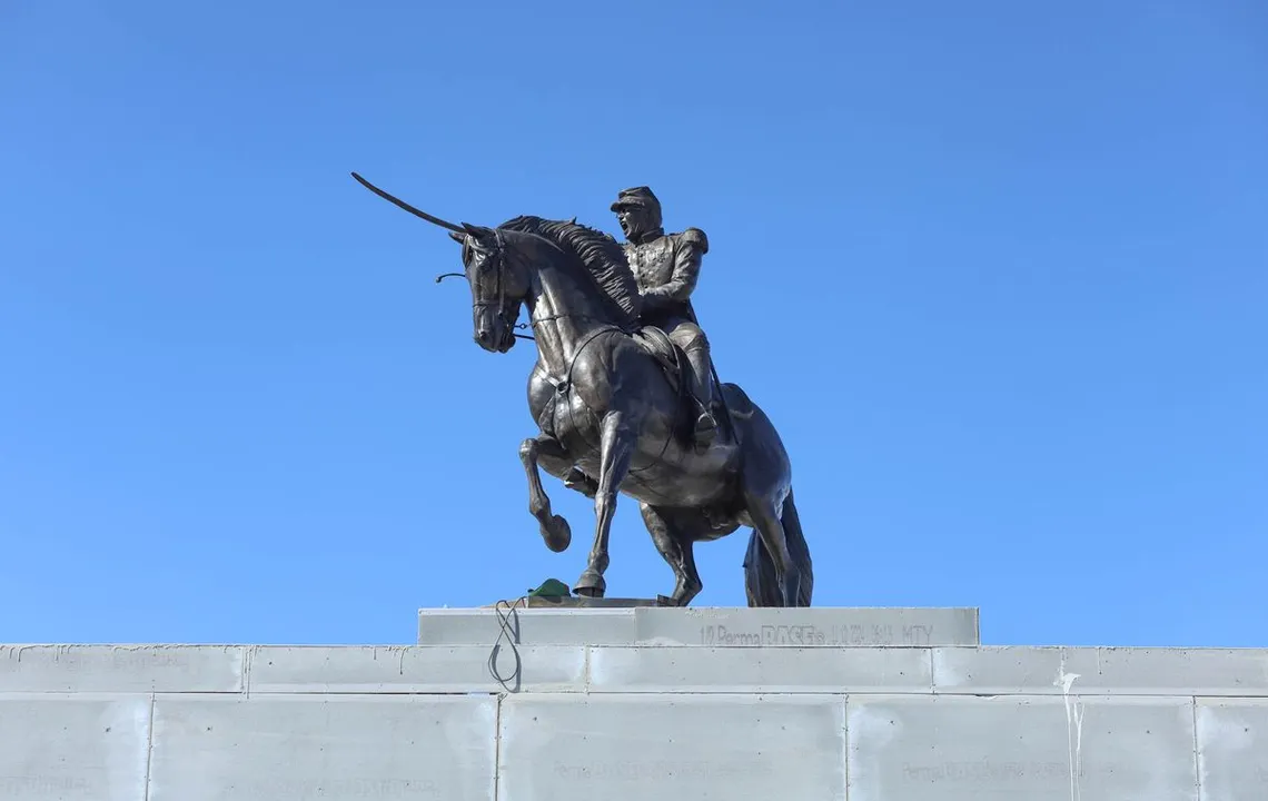 Estatua Ignacio Zaragoza Periferico Atlixcayotl