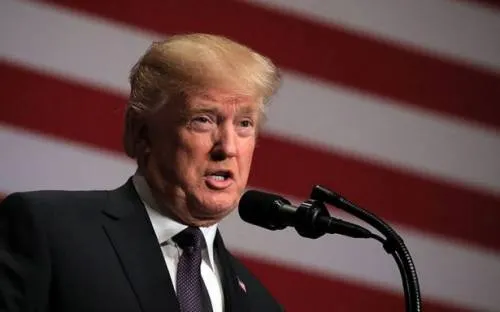 A cambio de dar ciudadanía a dreamers, Trump pide al Congreso 25 mil mdd para muro