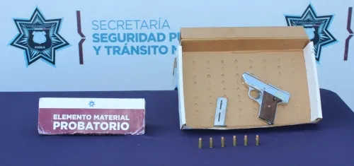 Aseguró policía municipal de Puebla un arma de fuego; hay un hombre detenido