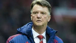 Prensa responde a Van Gaal con polémica portada