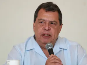 PGR pide congelar cuentas de Ángel Aguirre