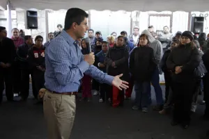 Rivera desdeña a sus funcionarios; varios “vale la pena” que repitan, afirma