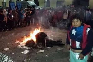 Sentencian sólo por motín al primero de los 12 acusados por linchamiento en Ajalpan